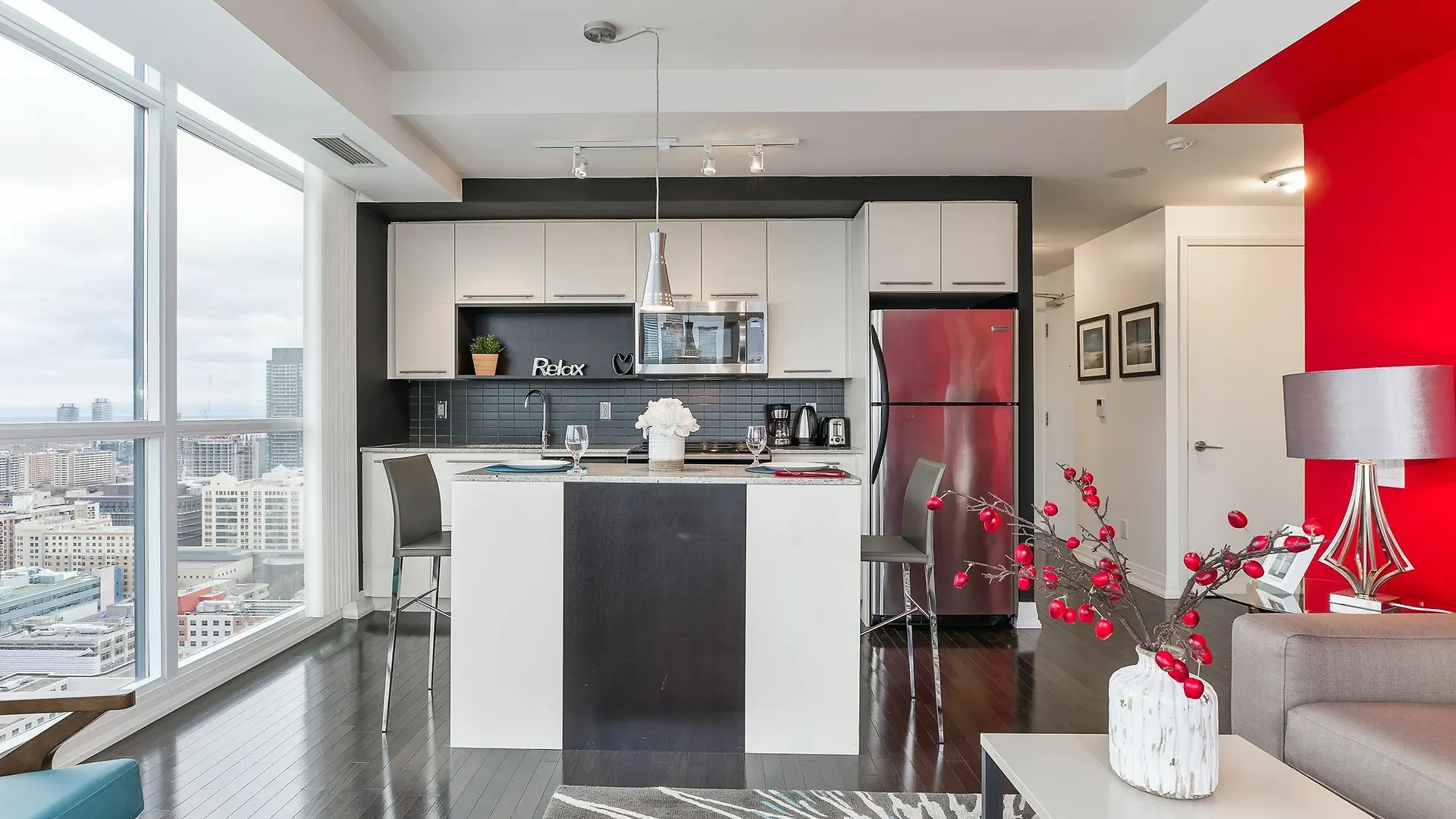 Quickstay - Incredible Downtown Condo Toronto 3*,